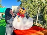 مراسم روز جهانی آشتی با تخم مرغ